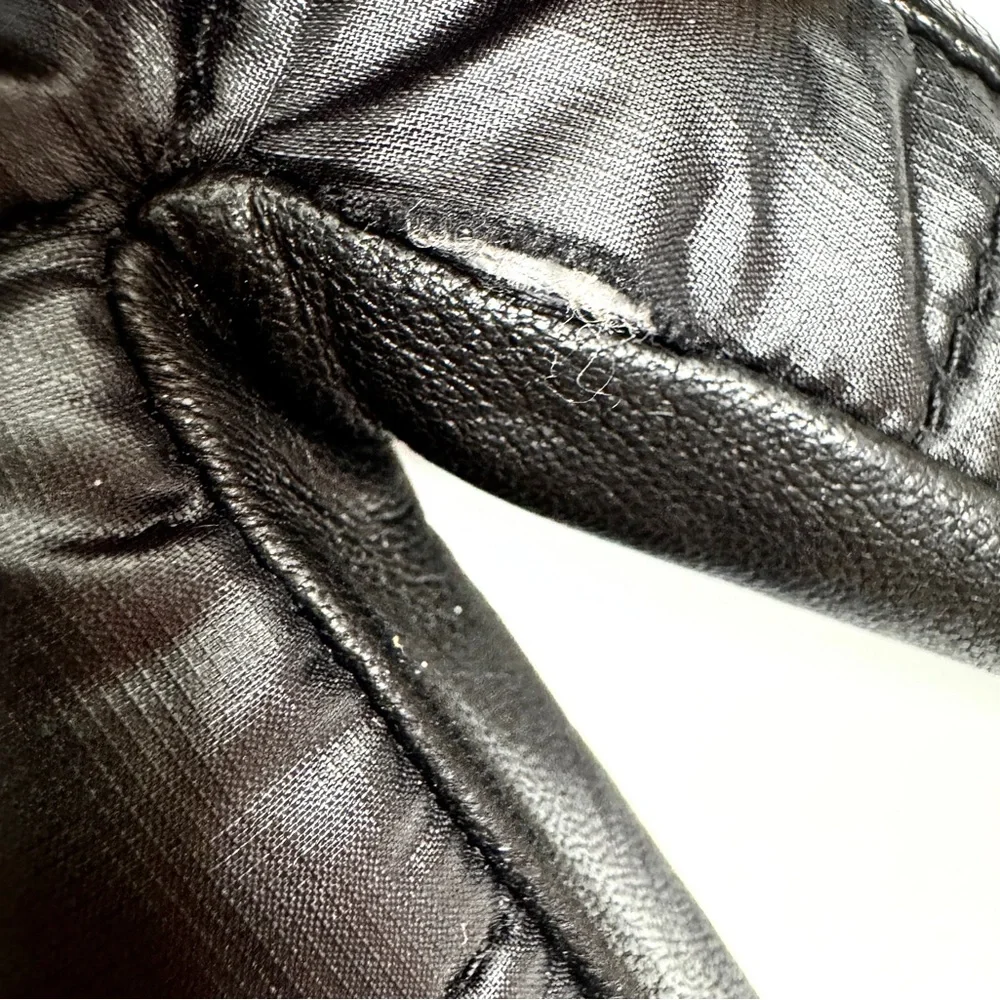 UGG Sherpa Fabric Glove With Zipper Black Size S/M New With Flaw